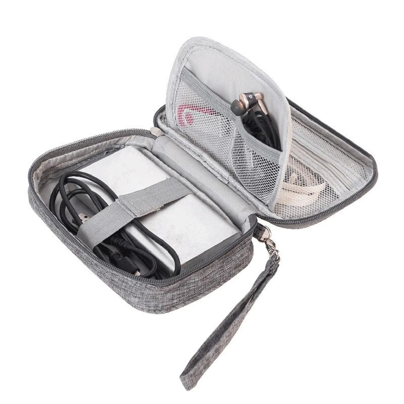 Portable Tech Pouch – håll ordning på laddare & kablar